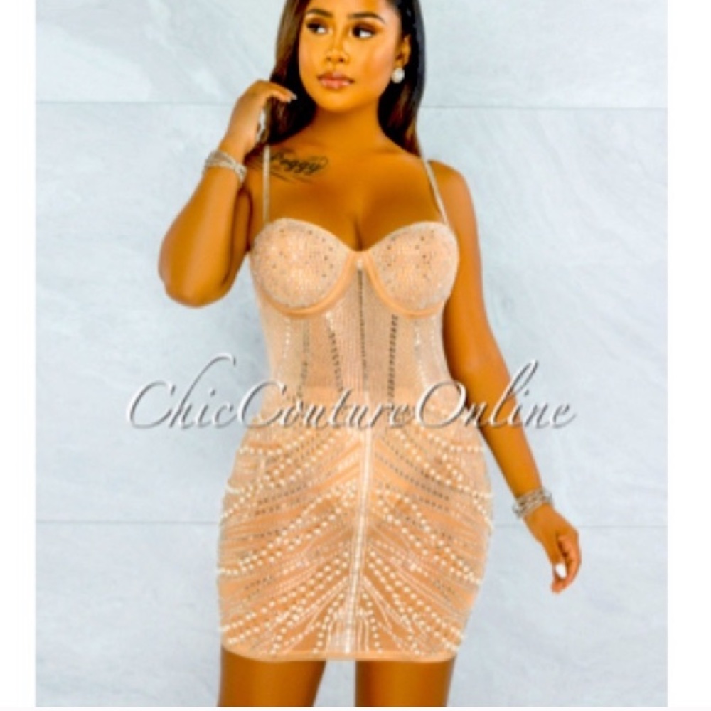 Chic couture Peron stud/pearl dress